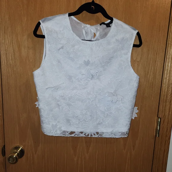 NWT ✨️$50 Marc New York Andrew Marc White Floral Lace Blouse - Picture 2 of 6